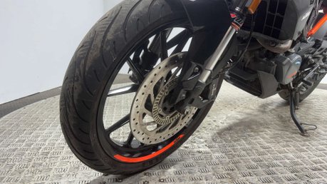 KTM Duke 2019 24k SPARE OR REPAIR PROJECT BIKE NAKED 125CC LEARNER BIKE 10