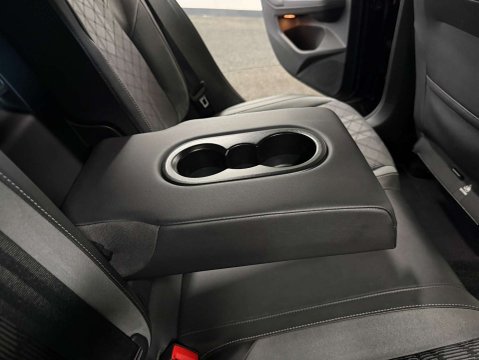 Volkswagen Golf 1.5 Golf R-Line eTSI Semi-Auto 5dr 38