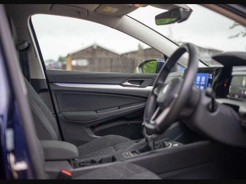 Volkswagen Golf 1.5 Golf Life TSi 5dr 3