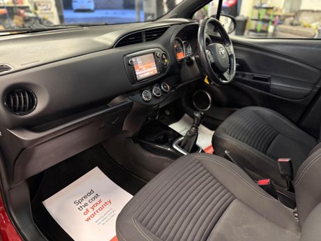 Toyota Yaris 1.33 Dual VVT-i Design Euro 6 5dr 17