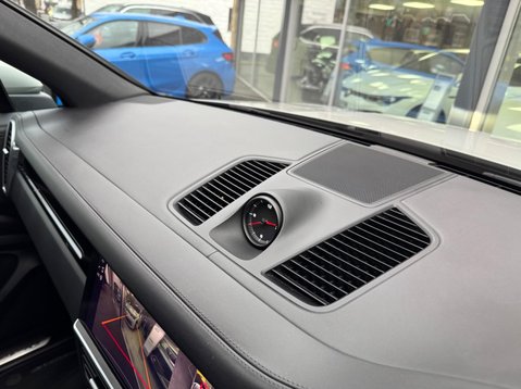 Porsche Cayenne V6 PLATINUM EDITION 68