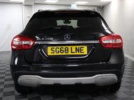 Mercedes-Benz GLA GLA 200 SE 8