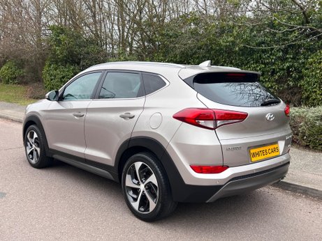 Hyundai TUCSON 2.0 CRDi Premium Auto 4WD Euro 6 5dr 2