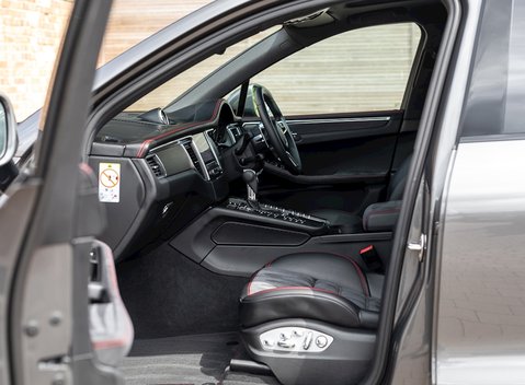 Porsche Macan GTS 15