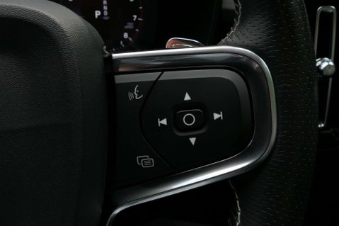 Volvo XC40 2.0 XC40 R-Design T4 Auto 5dr 35