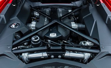 Lamborghini Aventador S LP 740-4 ROADSTER 44