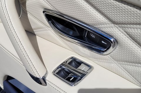 Bentley Flying Spur V8 39