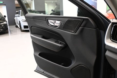 Volvo XC60 2.0 XC60 + B5 MHEV AWD Auto 4WD 5dr 46