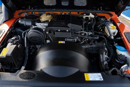 Land Rover Defender 110 Adventure 37