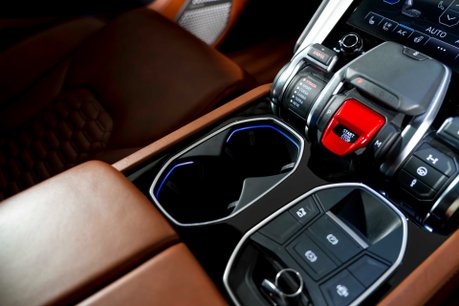 Lamborghini Urus V8. NOW SOLD. SIMILAR REQUIRED. PLEASE CALL 01903 254800. 32