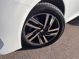 Peugeot 208 1.2 208 Allure Premium+ PureTech SS 5dr 3