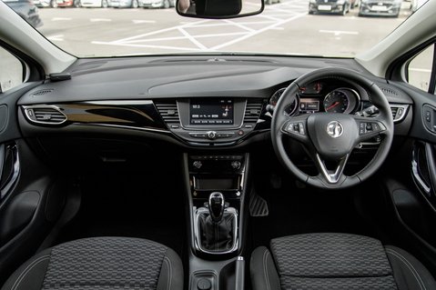 Vauxhall Astra SRI NAV S/S 3
