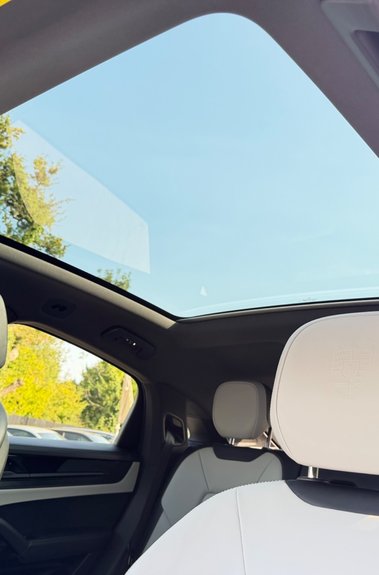 Porsche Cayenne V6 E-HYBRID BLACK EDITION -MATRIX LEDS -360 CAMS -WHITE LEATHER INTERIOR 