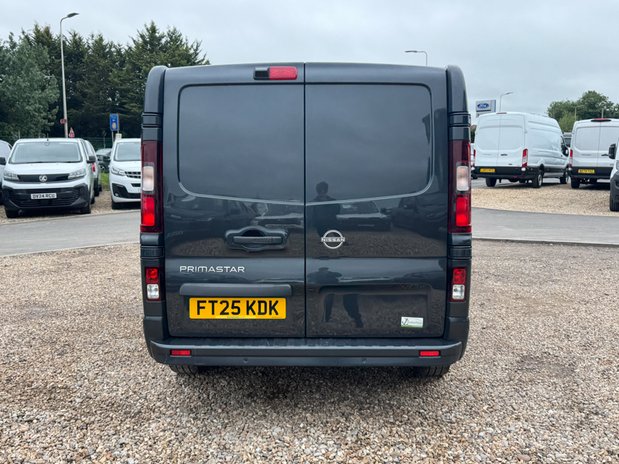 Nissan Primastar LWB L2H1 [SOLD MT] Low Roof Tekna Air Con Alloys Cam Nav Sensors EURO 6 7