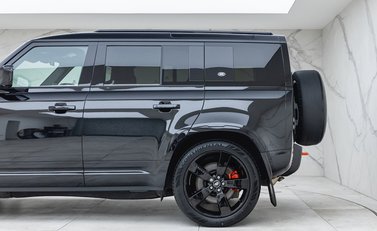 Land Rover Defender 110 D300 X 27