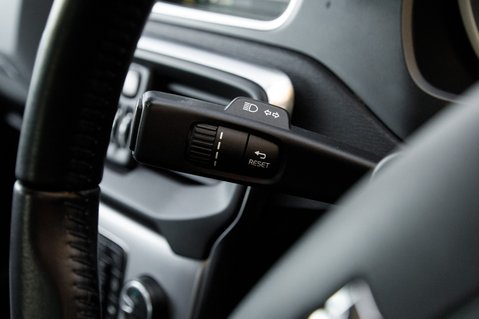 Volvo V40 D3 INSCRIPTION 16