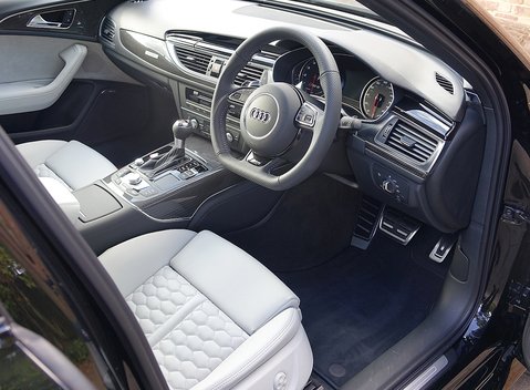 Audi RS6 Avant Performance 14