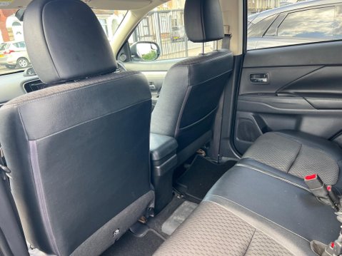 Mitsubishi Outlander 2.0h 12kWh GX3h CVT 4WD Euro 5 (s/s) 5dr 29