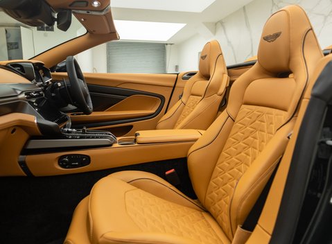 Aston Martin Vanquish Volante 19