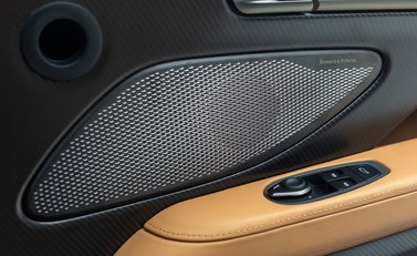 Aston Martin Vanquish V12 28