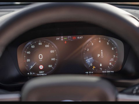 Volvo XC40 2.0 XC40 R-Design B4 MHEV AWD Auto 4WD 5dr 35