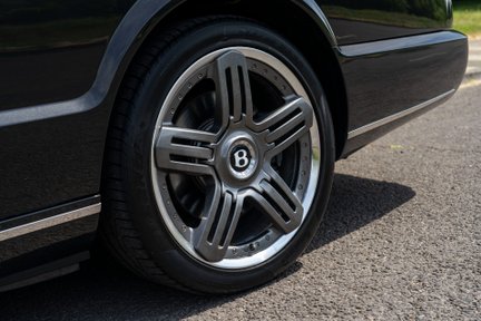 Bentley Azure T 15