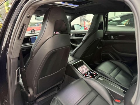 Porsche Panamera 4.0T V8 Turbo Saloon 5dr Petrol PDK 4WD Euro 6 (s/s) (550 ps) 37