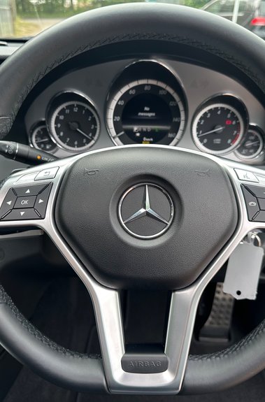 Mercedes-Benz E Class E200 CGI BLUEFF SPORT COUPE AUTOMATIC - LOW MILEAGE -FULL SERVICE HISTORY  