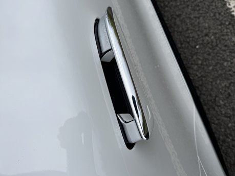 Mercedes-Benz SL Series SL63 AMG Performance V8 BiTurbo 4Matic+ Auto Petrol Convertible RED LEATHER 44