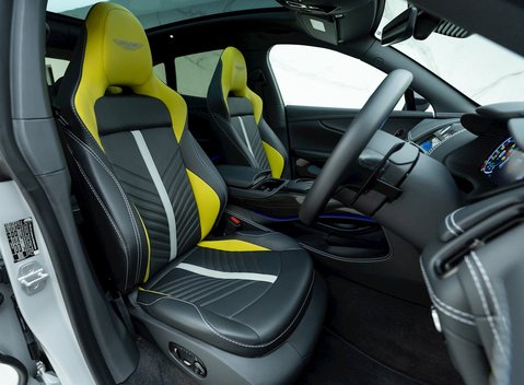 Aston Martin DBX 707 10