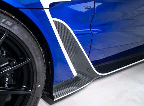 Aston Martin V12 Vantage Roadster 35