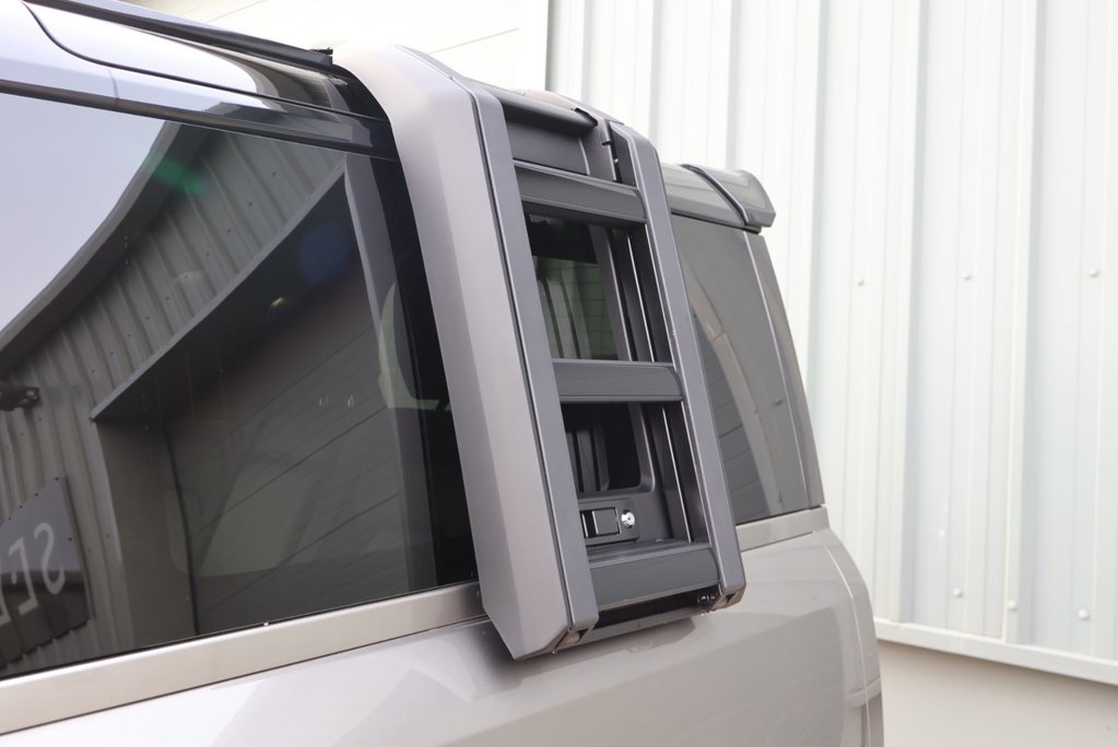 Land Rover Defender 90 X-DYNAMIC SE MHEV styled By seeker Huge spec Price match offer  17