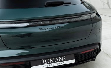 Porsche Taycan GTS Sport Turismo 26