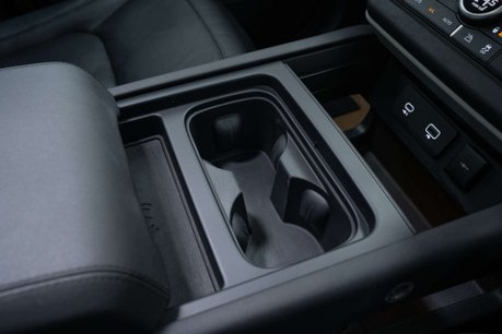 Land Rover Defender 3.0 Defender XS Edition D MHEV A 4WD 5dr 37