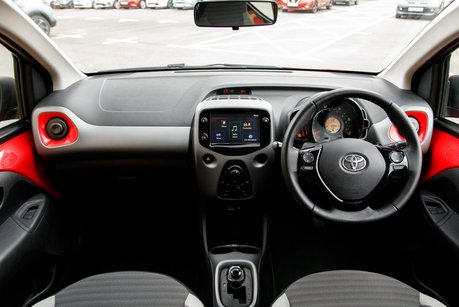 Toyota Aygo VVT-I X-PLAY X-SHIFT