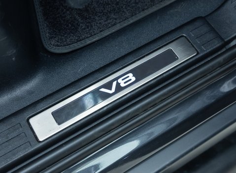 Land Rover Defender 110 V8 P525 Urban 23