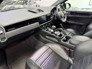 Porsche Cayenne 3.0 V6 E-Hybrid 14.1kWh Coupe 5dr Petrol Plug-in Hybrid TiptronicS 4WD Euro 41