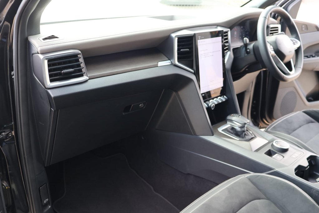 Volkswagen Amarok STYLE 4MOTION Full styling pack over 10k spend looks stunning  15