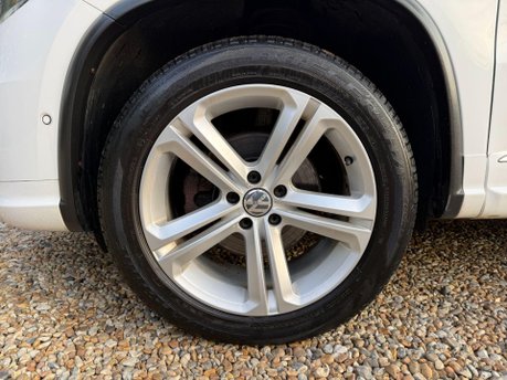 Volkswagen Tiguan 2.0 TDI BlueMotion Tech R-Line DSG 4WD Euro 5 (s/s) 5dr 13