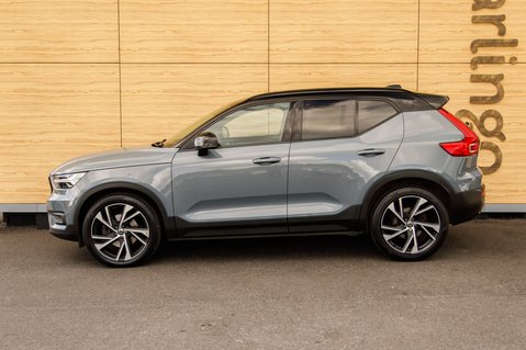 Volvo XC40 B4 R-DESIGN PRO AWD MHEV 13