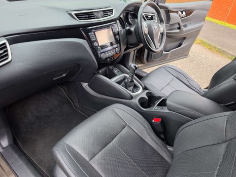Nissan Qashqai 1.6 Qashqai Tekna dCi 5dr 14