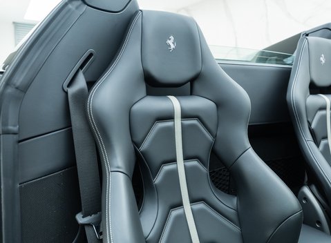 Ferrari 488 Spider 15