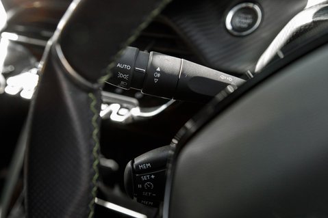 Peugeot 208 PURETECH GT S/S 17