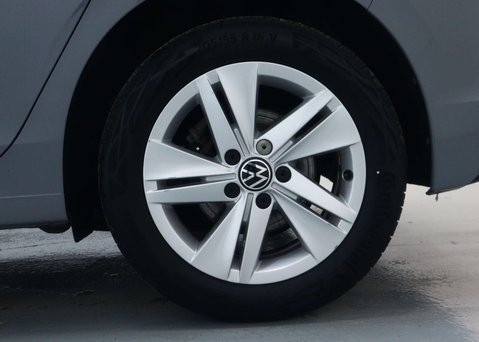 Volkswagen Golf 1.0 eTSI MHEV Life Hatchback 5dr Petrol Hybrid DSG Euro 6 (s/s) (110 ps) 17