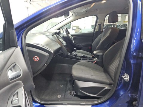 Ford Focus 1.0 Titanium 5dr 21