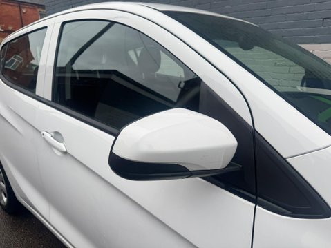 Vauxhall Viva 1.0i SE Euro 6 5dr (a/c) 29