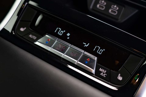 BMW M8 COUPE Competition 18