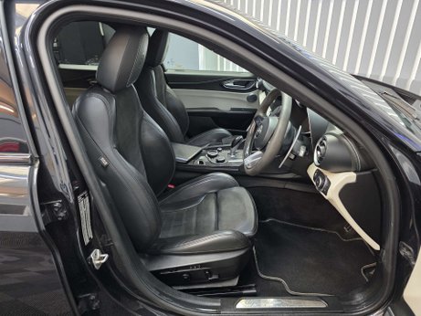 Alfa Romeo Giulia 2.9 V6 Bi-Turbo Quadrifoglio Saloon 4dr Petrol Auto Euro 6 (s/s) (510 ps) 19