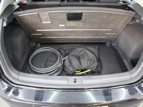 Volkswagen Golf 35.8kWh e-Golf Auto 5dr 26