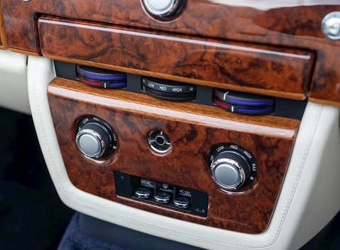 Rolls-Royce Phantom Drophead Coupe 23